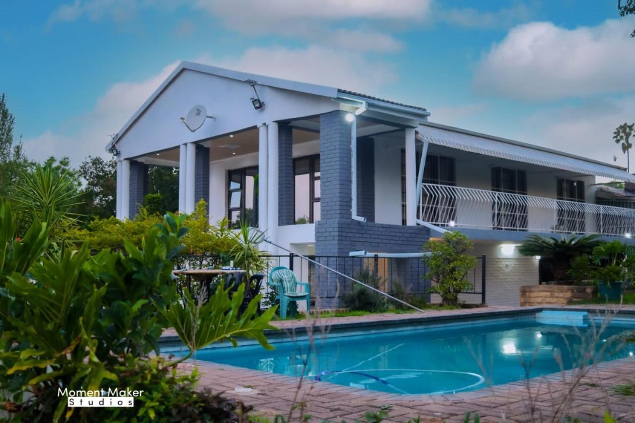 نيوكاسل Falcon Lodge المظهر الخارجي الصورة